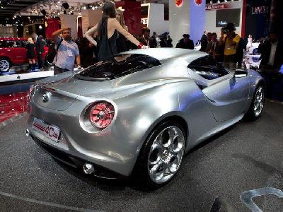 Alfa Romeo ������� 1,8-�������� ����� ��������� 300 �.�.