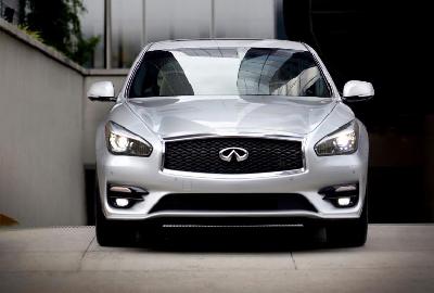 ����������� Infiniti Q70 ���������� � ������